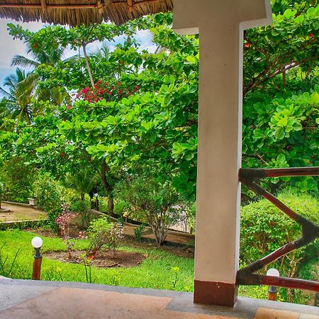 African Sun Sand Sea Beach Resort & Spa Bwejuu Luaran gambar