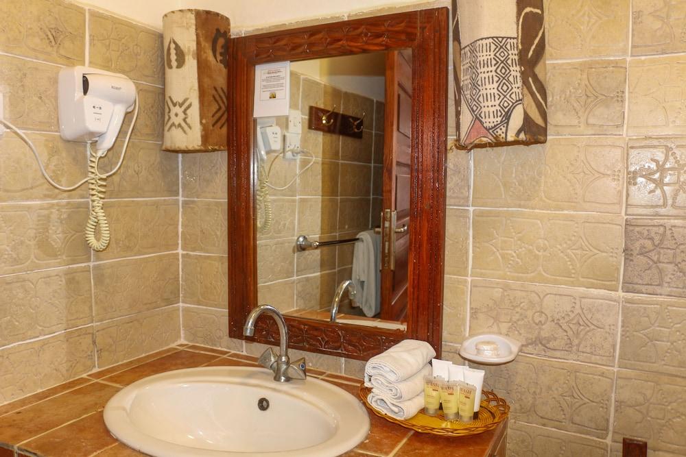African Sun Sand Sea Beach Resort & Spa Bwejuu Luaran gambar