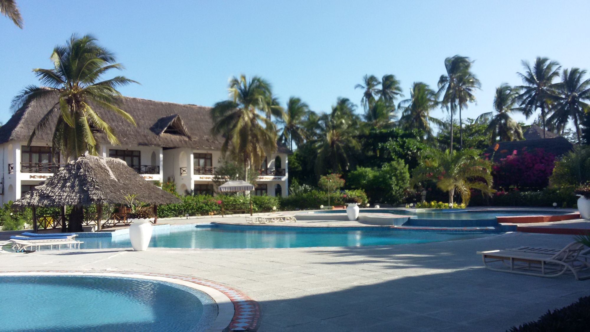 African Sun Sand Sea Beach Resort & Spa Bwejuu Luaran gambar