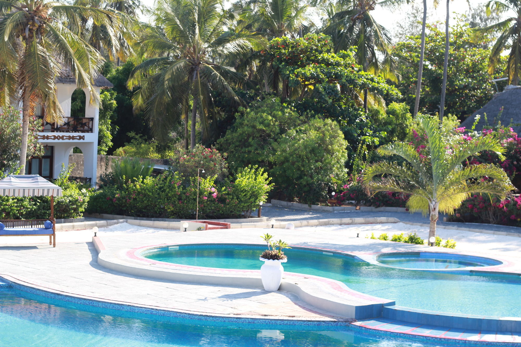 African Sun Sand Sea Beach Resort & Spa Bwejuu Luaran gambar